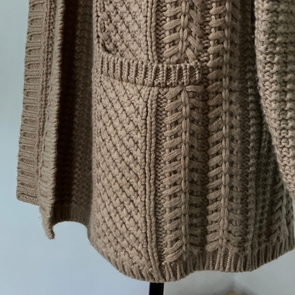 LORO PIANA 100% CASHMERE SWEATER - Picture 8 of 15